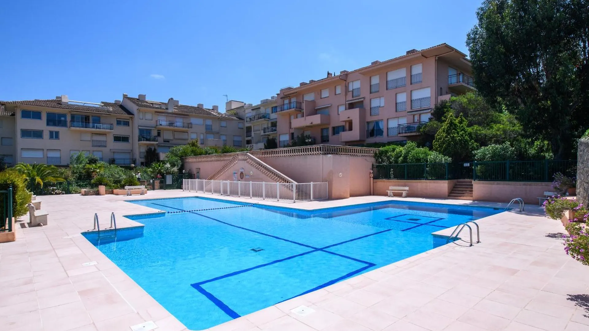 L'Escale-Appartement Saint-Tropez-4 Personnes- Piscine-Garage Francja